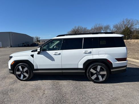 Used 2025 Hyundai Santa Fe Limited image 7