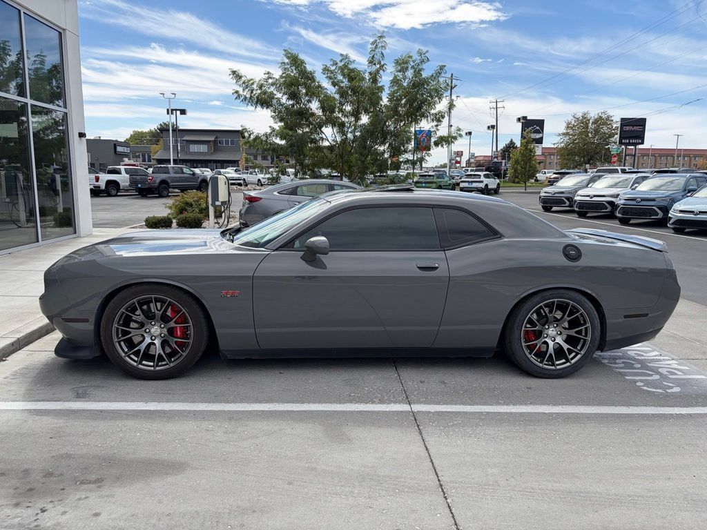 Used 2017 Dodge Challenger SRT RWD image 3