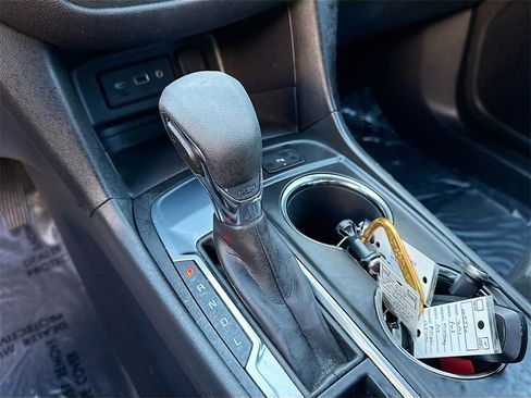 Used 2024 Chevrolet Equinox LT image 16