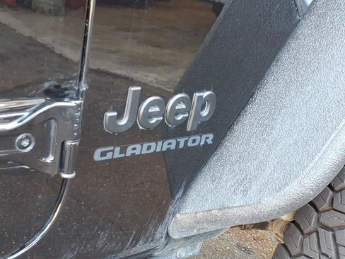 Used 2020 Jeep Gladiator Sport w/ Quick Order Package 24S AWD/4WD image 5