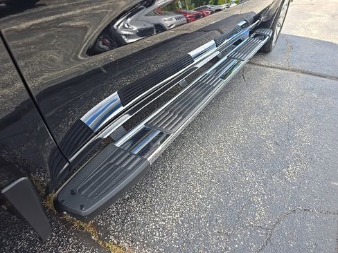 Used 2021 Chevrolet Silverado 1500 High Country w/ Technology Package image 37