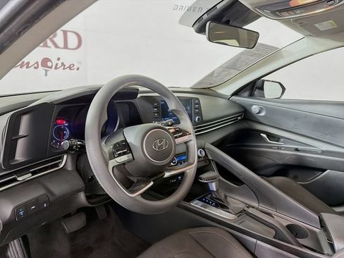 Used 2023 Hyundai Elantra SEL w/ Cargo Package FWD image 11