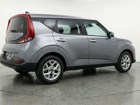 Used 2025 Kia Soul LX w/ LX Technology Package image 9