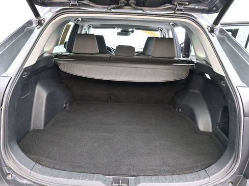 Used 2022 Toyota RAV4 XLE w/ Convenience Package image 9