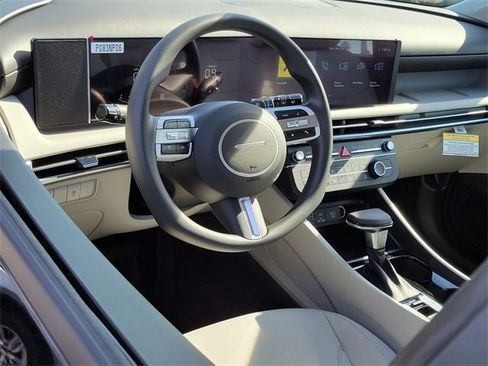 New 2026 Hyundai Tucson SE image 3