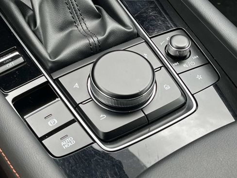 Used 2024 MAZDA MAZDA3 s image 28