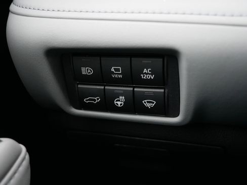 Used 2022 Toyota Highlander Limited image 26