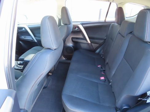 Used 2015 Toyota RAV4 XLE image 27