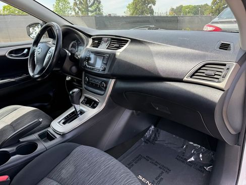 Used 2015 Nissan Sentra SV image 19