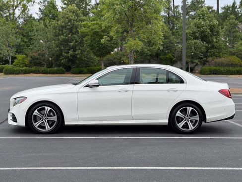 Used 2018 Mercedes-Benz E 300 4MATIC image 4