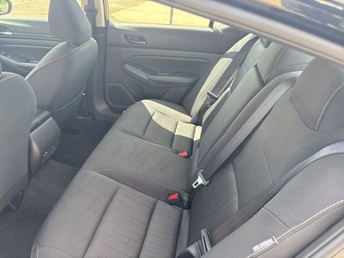 Used 2025 Nissan Altima 2.5 SV image 10