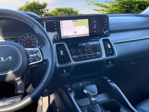 Used 2023 Kia Sorento X-Line EX image 9