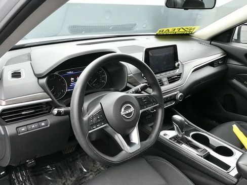 Used 2023 Nissan Altima 2.5 SV FWD image 18