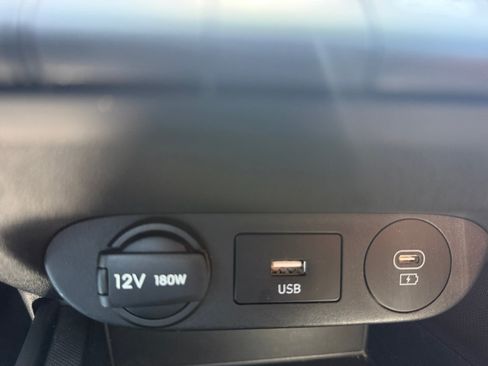 Certified 2024 Hyundai Elantra SEL FWD image 31