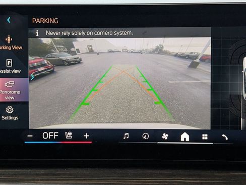 Used 2024 BMW X7 xDrive40i image 29