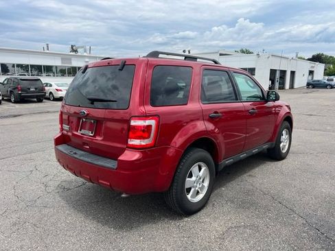 Used 2011 Ford Escape XLT FWD image 4
