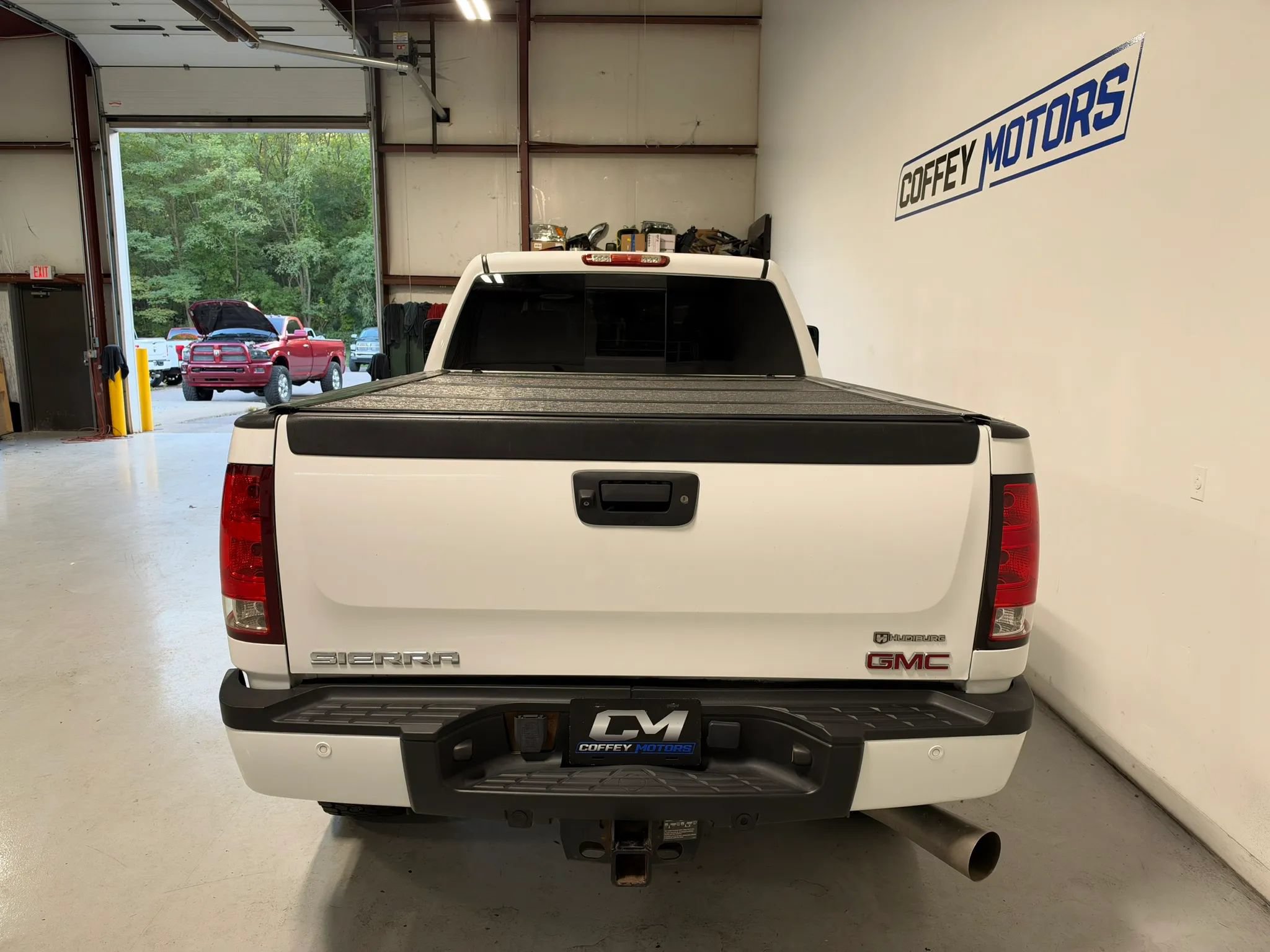 Used 2012 GMC Sierra 2500 Denali w/ Suspension Package, Off-Road AWD/4WD image 6