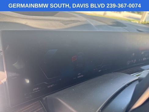 Used 2025 BMW X7 M60i AWD/4WD image 38