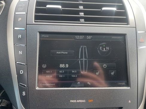 Used 2016 Lincoln MKZ FWD image 24