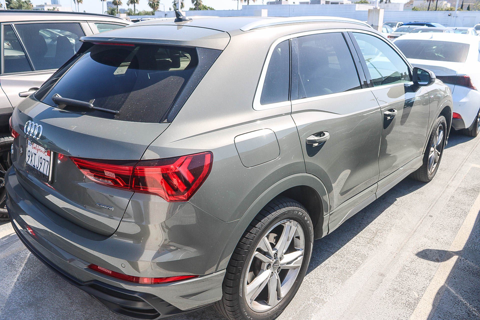 Used 2020 Audi Q3 2.0T Premium w/ Convenience Package AWD/4WD image 14