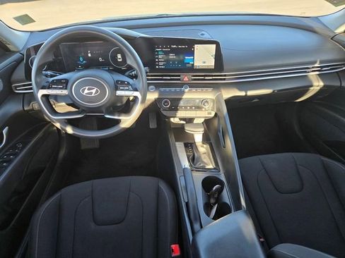 Used 2024 Hyundai Elantra SEL image 11