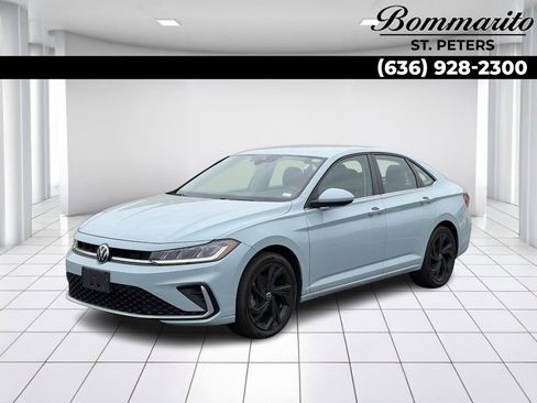 Used 2025 Volkswagen Jetta SE FWD image 1