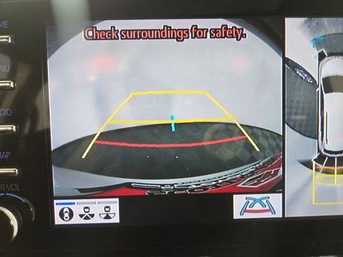 Used 2023 Toyota Sienna Platinum image 21