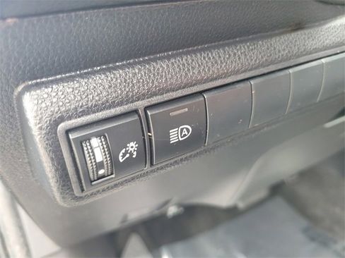 Used 2023 Toyota Corolla SE image 19