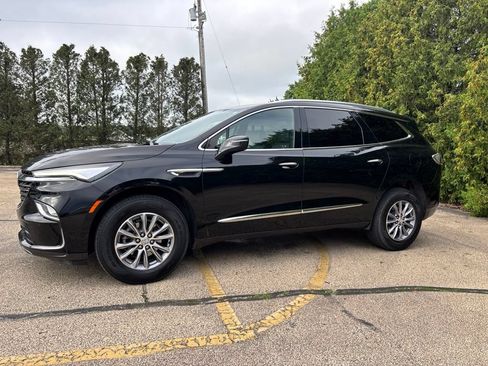 Used 2023 Buick Enclave Essence FWD image 4