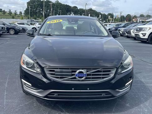 Used 2016 Volvo S60 T5 Inscription Platinum FWD image 2