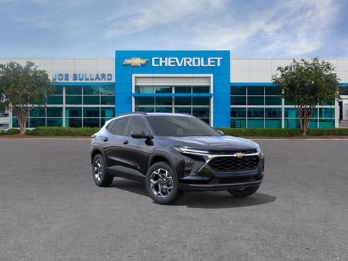 New 2026 Chevrolet Trax LT image 1