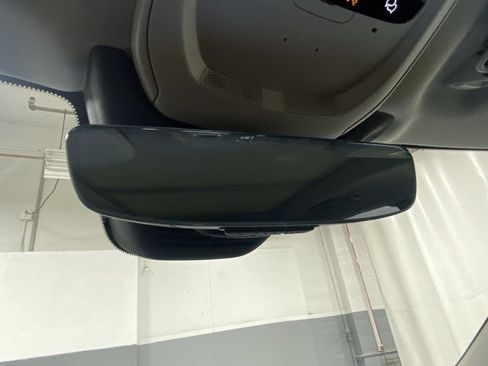 Certified 2025 Volvo XC90 B6 Plus image 27