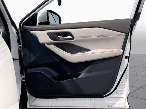 Certified 2023 Nissan Rogue SV w/ SV Premium B Package FWD image 23