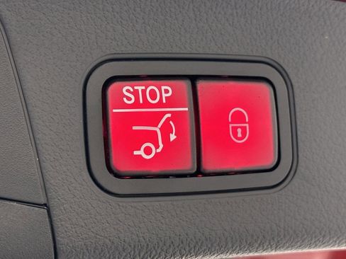 Certified 2025 Mercedes-Benz GLA 250 image 21