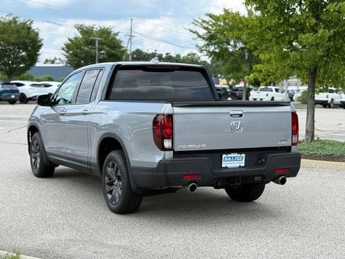 Used 2023 Honda Ridgeline Sport image 7