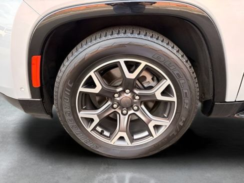 Used 2023 Jeep Wagoneer Series III w/ Preferred Equipment Group AWD/4WD image 9
