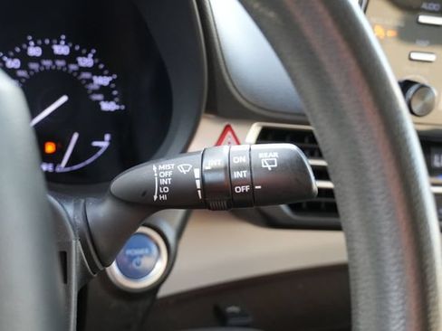 Used 2021 Toyota Sienna LE FWD image 28