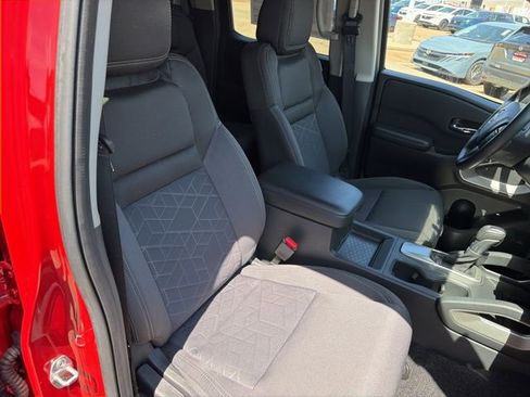 Certified 2025 Nissan Frontier SV w/ SV Convenience Package RWD image 21