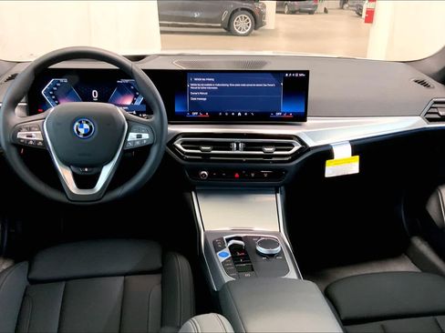 Used 2024 BMW i4 eDrive40 w/ Premium Package RWD image 5
