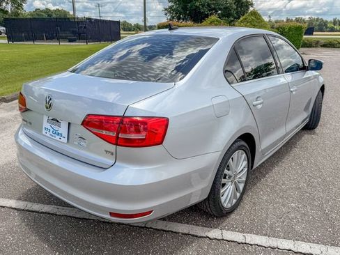 Used 2015 Volkswagen Jetta SE FWD image 4