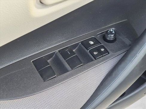 Used 2023 Toyota Corolla LE FWD image 12