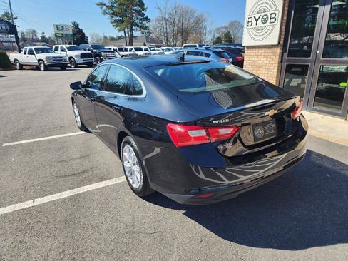 Used 2024 Chevrolet Malibu LT image 3