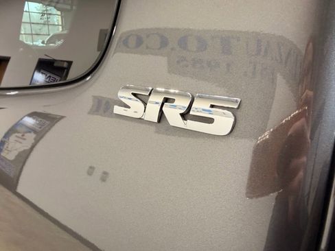 Used 2021 Toyota Tacoma SR5 w/ SR5 Appearance Package (SM) image 11