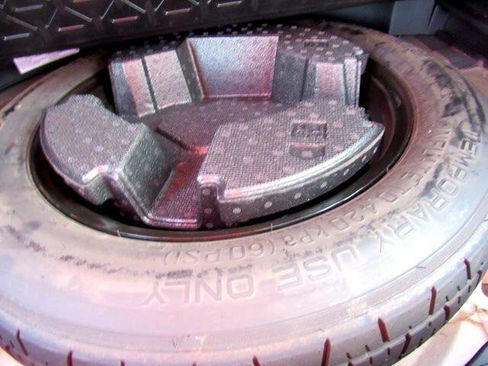 Used 2019 Toyota RAV4 LE image 34