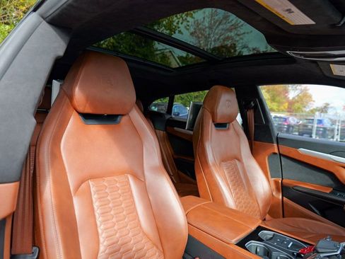 Used 2019 Lamborghini Urus Base image 39
