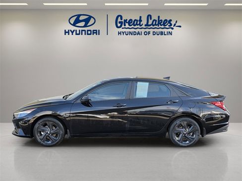 Used 2023 Hyundai Elantra SEL image 2
