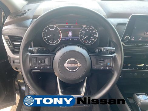 Used 2022 Nissan Rogue SV FWD image 14
