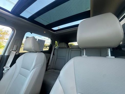 Used 2022 Nissan Rogue SV w/ SV Premium Package image 27