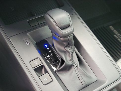 Used 2026 Toyota Corolla Cross LE image 26