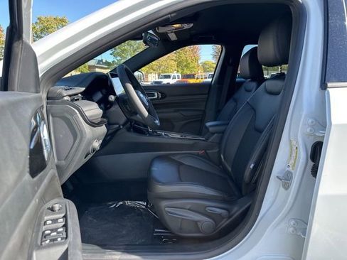 New 2026 Jeep Compass Latitude image 8